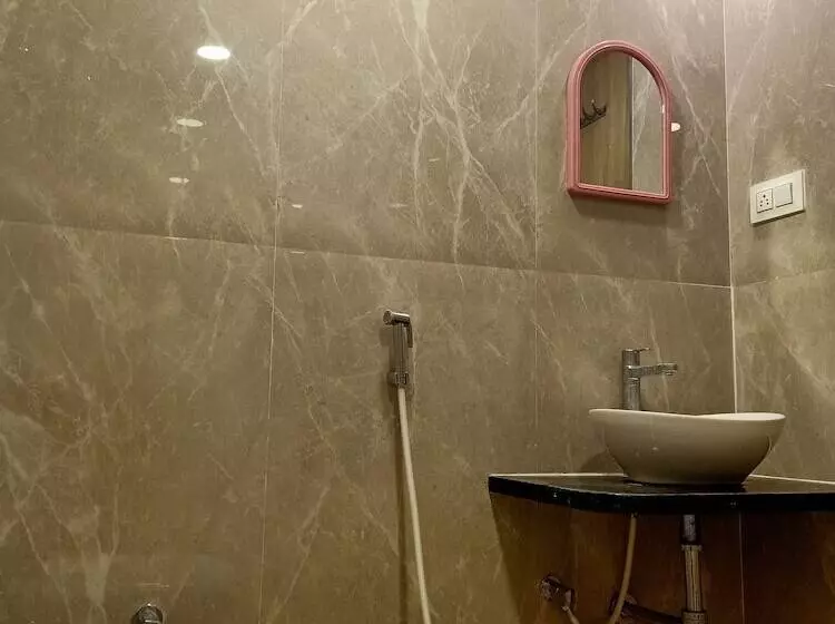 Sun Stone Hotel & Club   Jawai