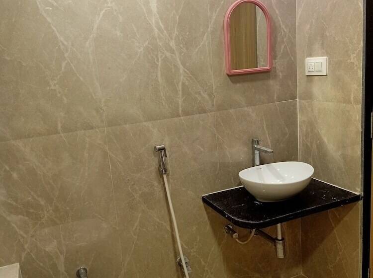 Sun Stone Hotel & Club   Jawai