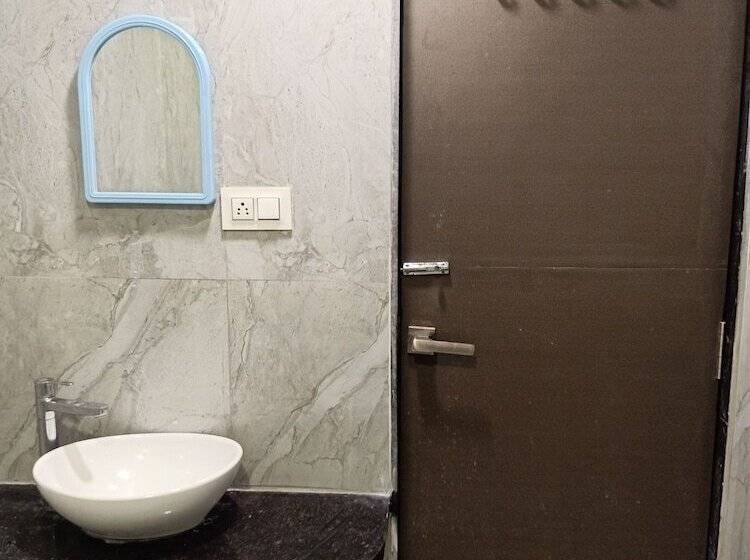 Sun Stone Hotel & Club   Jawai