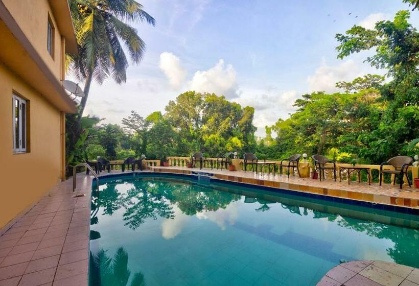 בית מלון כפרי The Candolim Retreat Goa