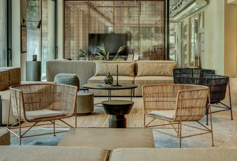 Umani Hotel   Free Beach   Free Parking