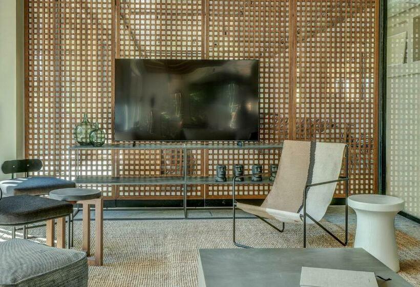 Umani Hotel   Free Beach   Free Parking