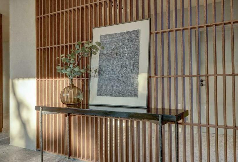 Umani Hotel   Free Beach   Free Parking