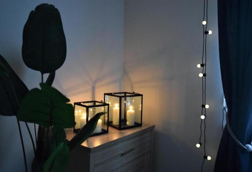 Lovely Apartment Close To The Town Centre & Train Station