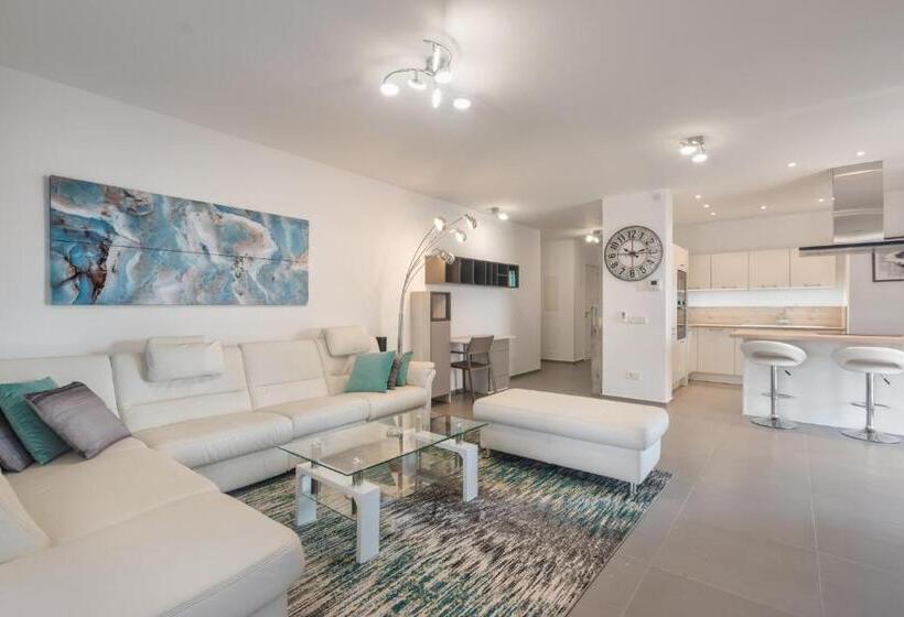 Tinerfe 1 1 Deluxe 2b