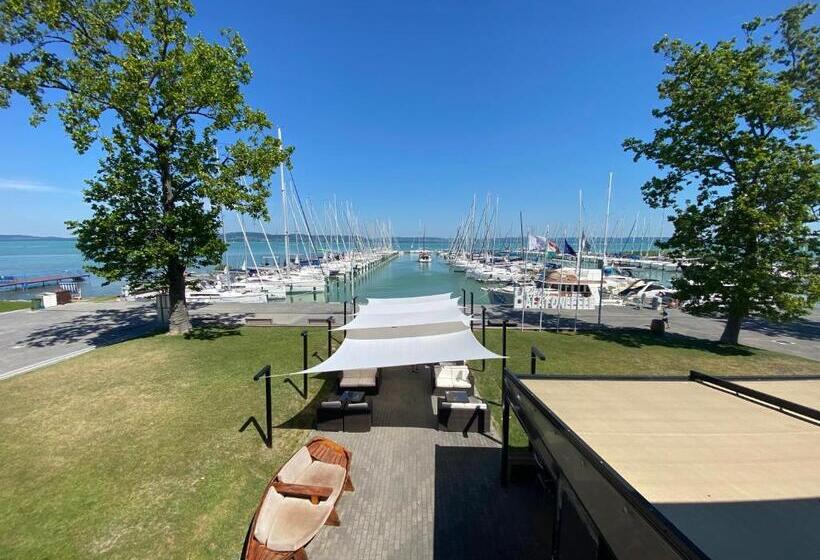 Bl Lakeside Apartman