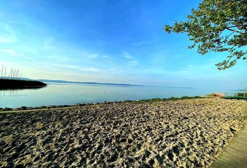 Bl Lakeside Apartman