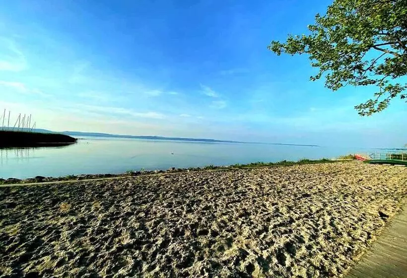 Bl Lakeside Apartman