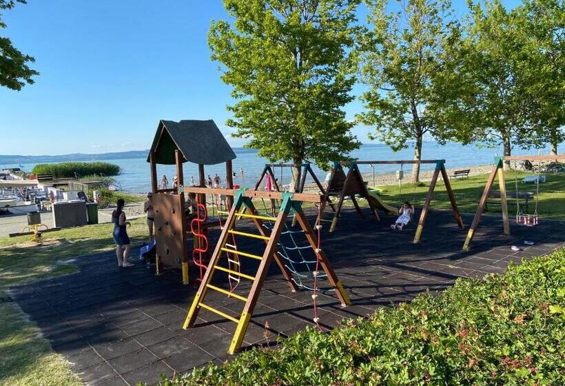 Bl Lakeside Apartman