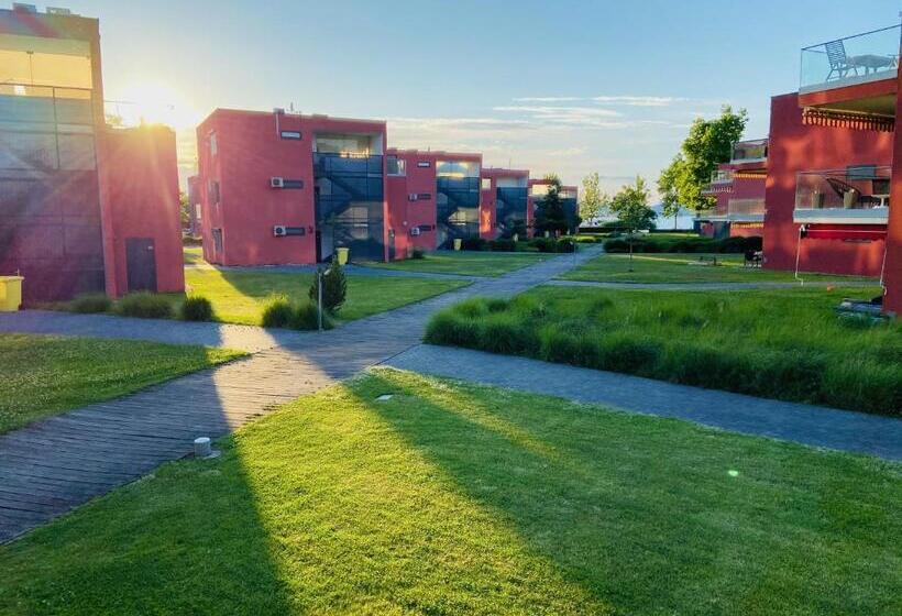 Bl Lakeside Apartman