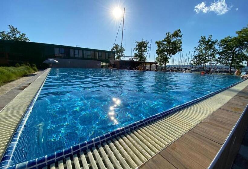 Bl Lakeside Apartman