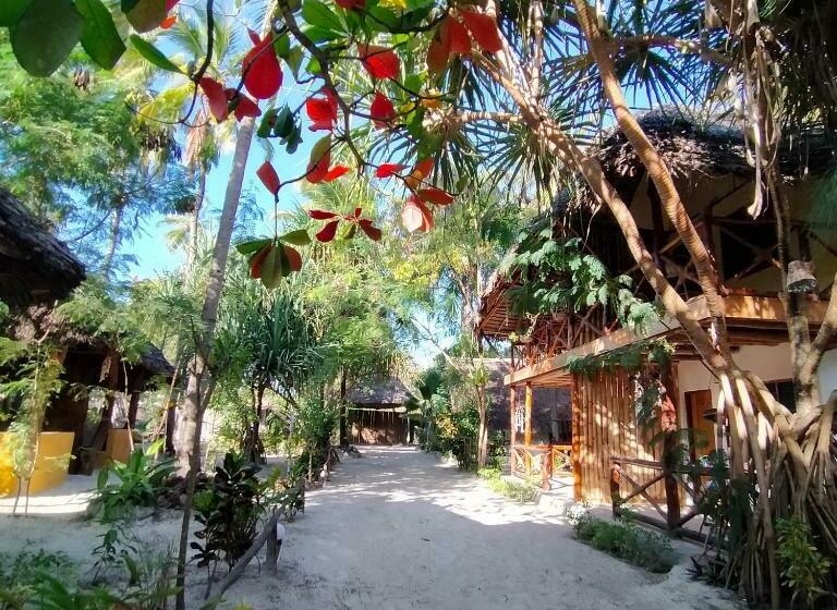 فندق Eden Paradise