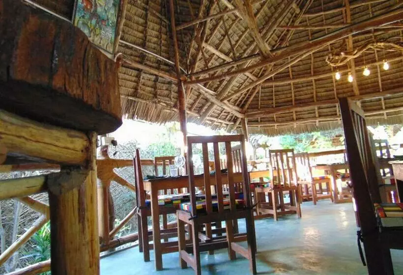 Hotelli Eden Paradise