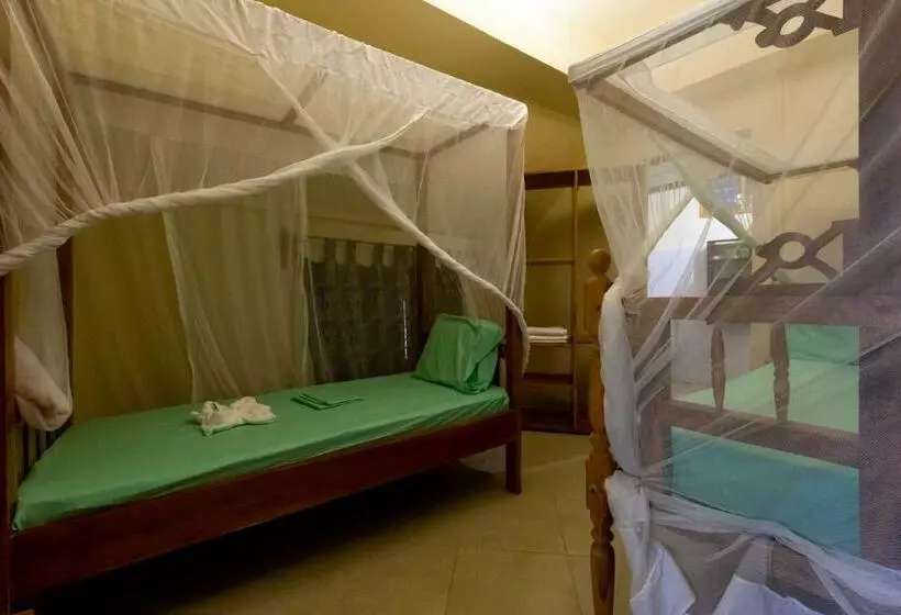 Hotelli Eden Paradise