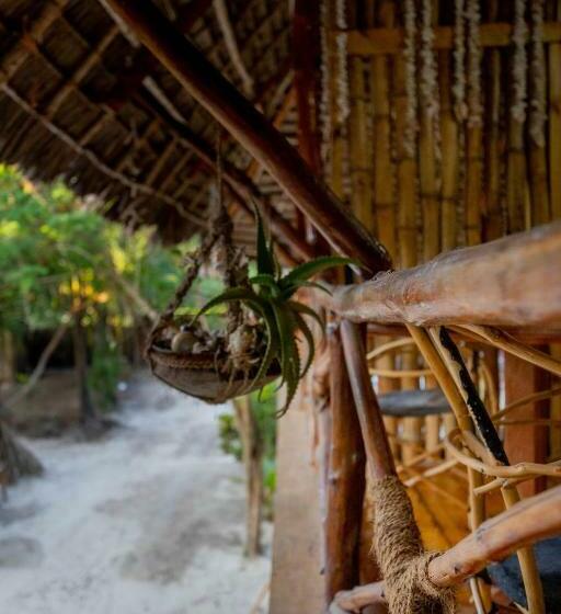 فندق Eden Paradise