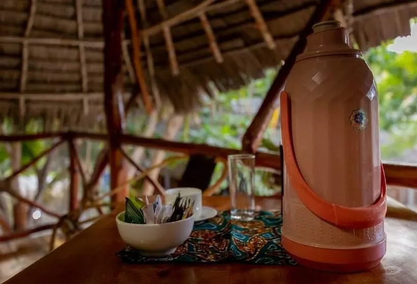 Hotelli Eden Paradise