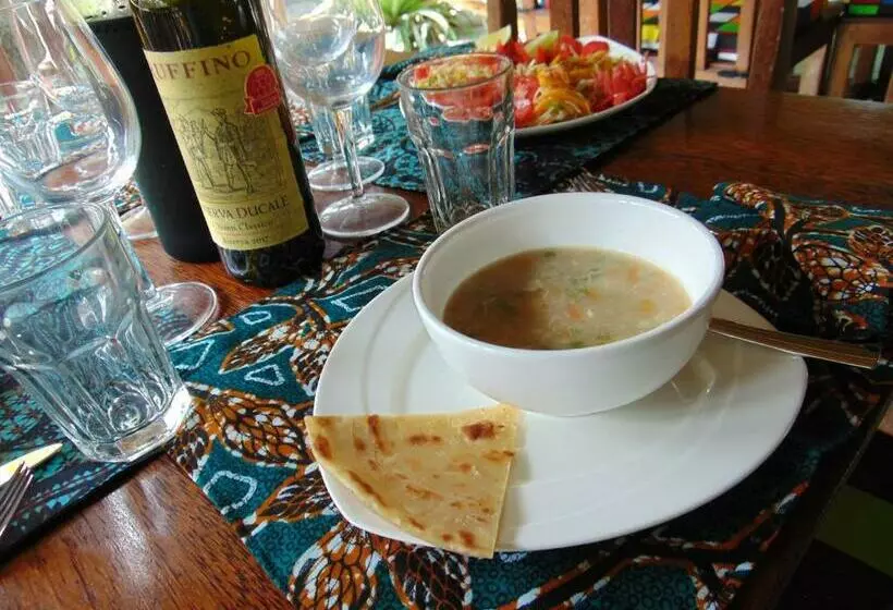 Hotelli Eden Paradise