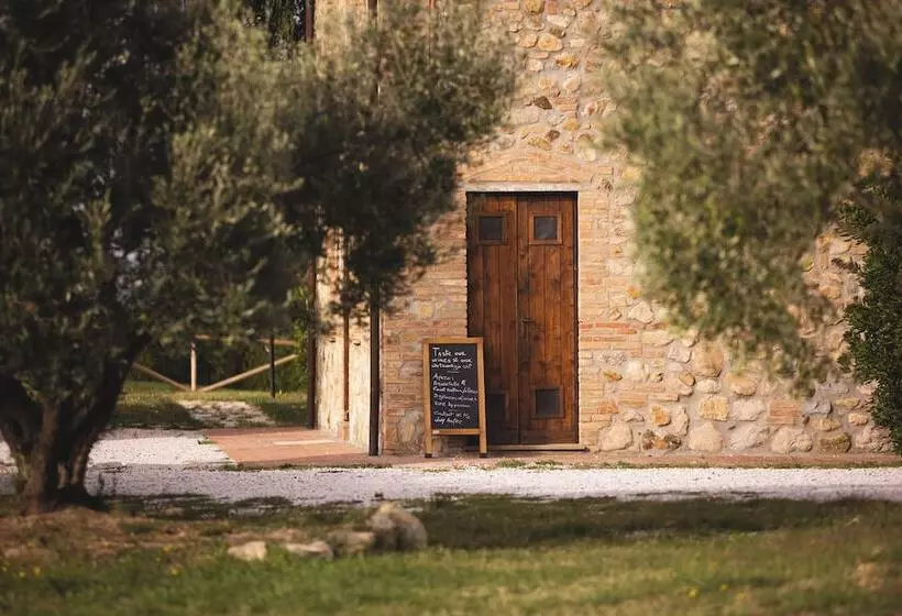 Hotelli Le Fraine   Agriturismo & Olives Glamping