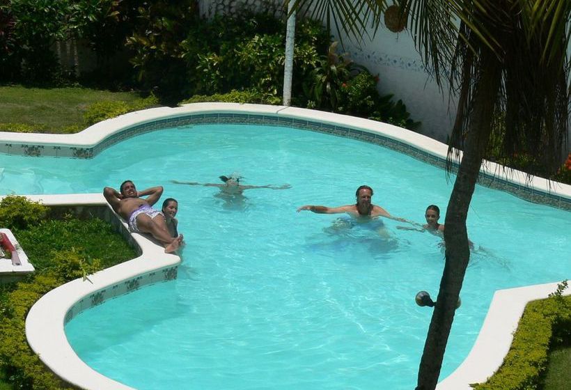 Casa Del Mar Beach Resort