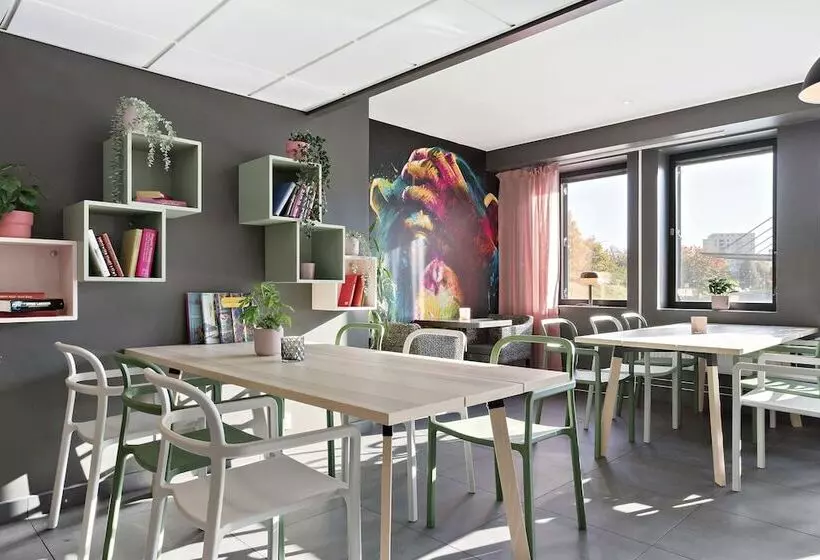 Отель Aiden By Best Western Stockholm Solna