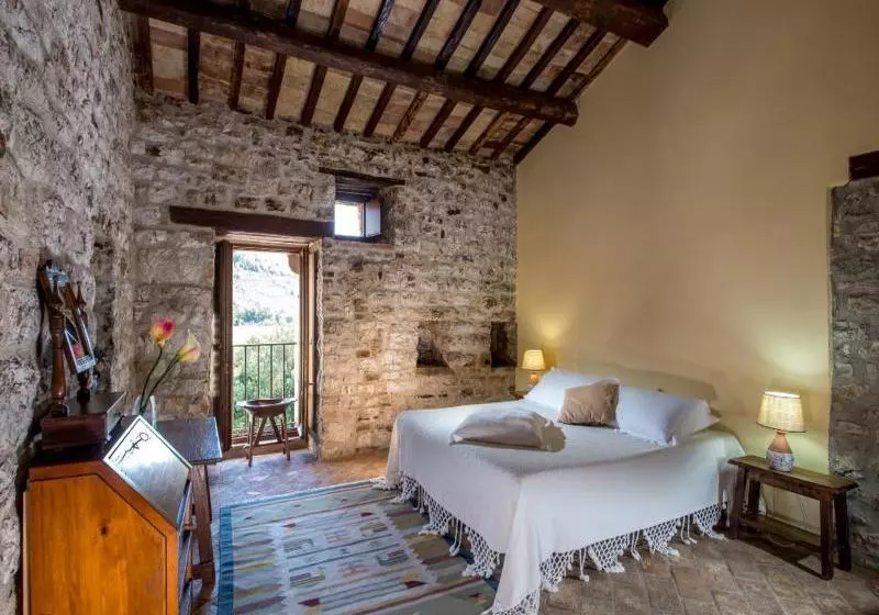 ホテル Castello Valenzino