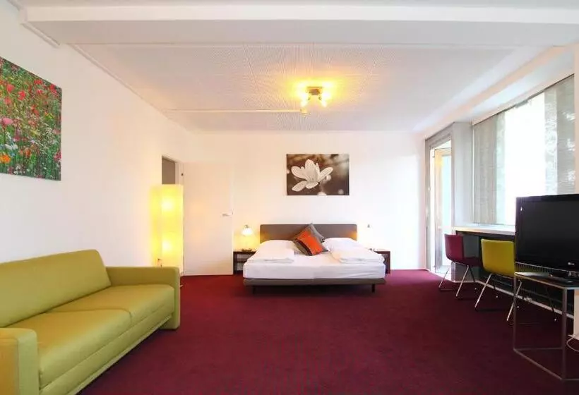 Hotel College Garden