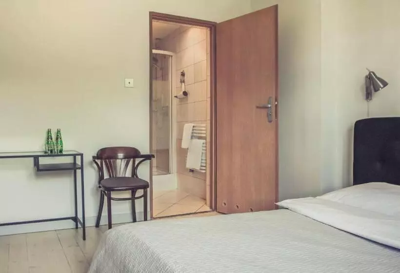 Отель Dwa Księżyce