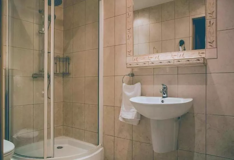 Отель Dwa Księżyce