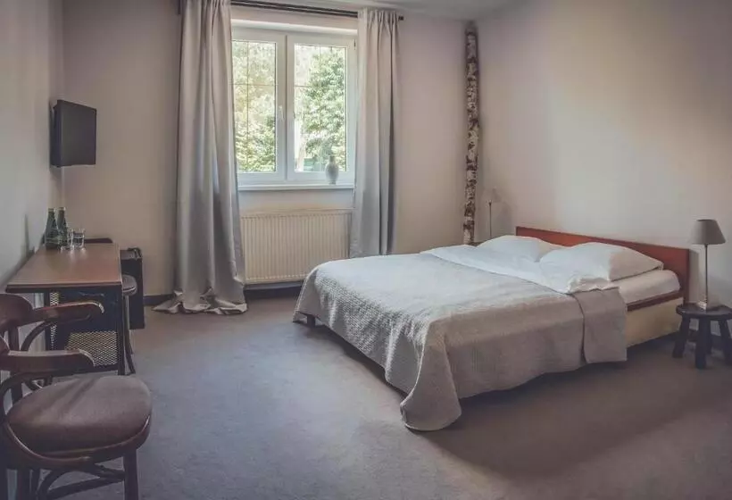 Отель Dwa Księżyce