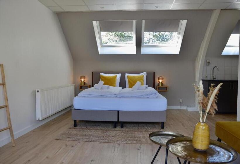 هتل Hofje Van Maas