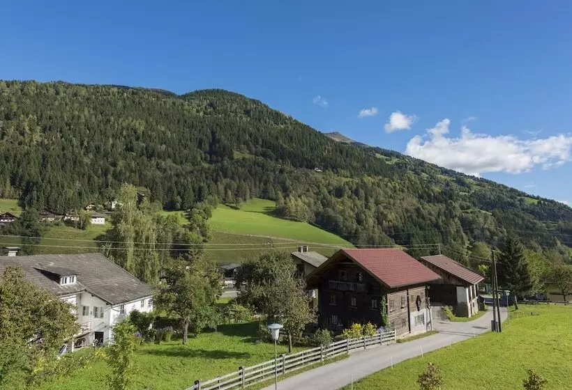 Отель Mölltalerhof