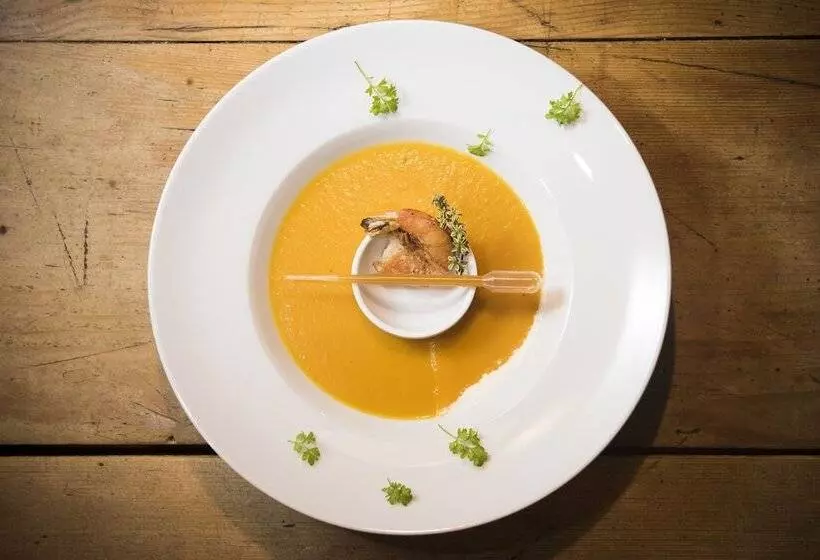 Отель Mölltalerhof