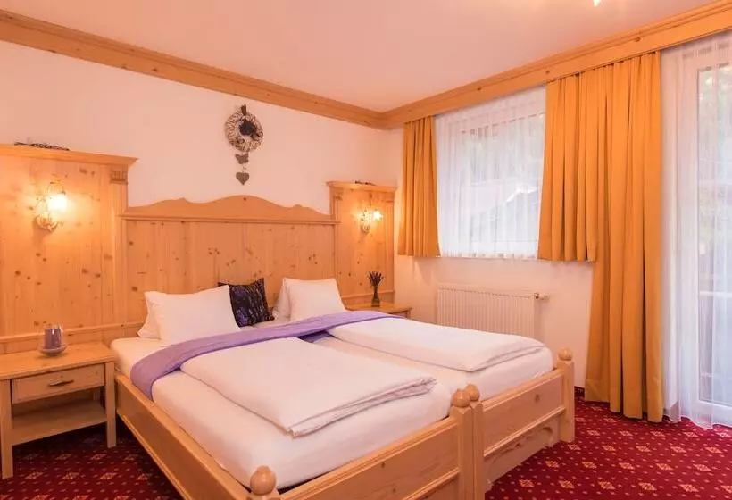 Отель Mölltalerhof