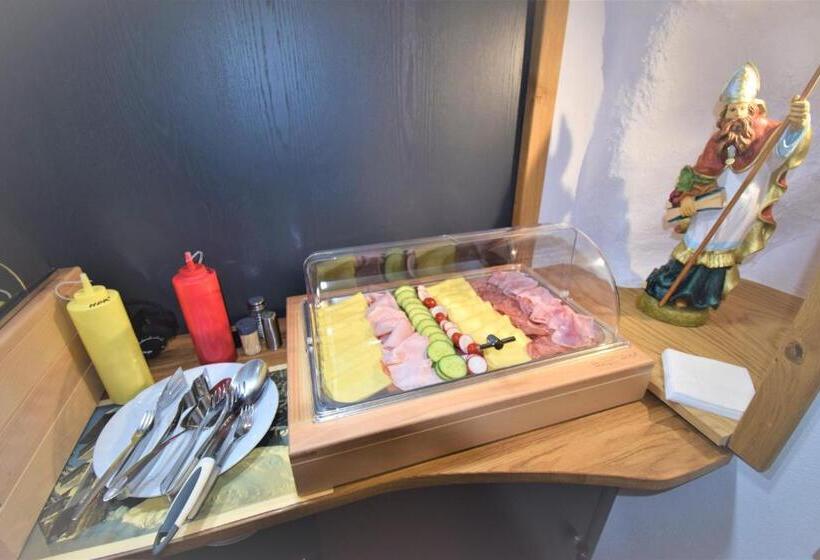 Отель Pension St. Moritz