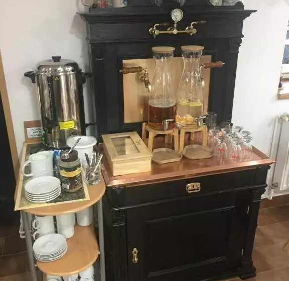 ホテル Pension St. Moritz