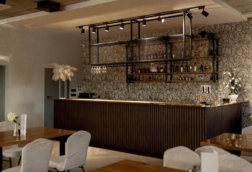 فندق Promenada Biznes & Wypoczynek