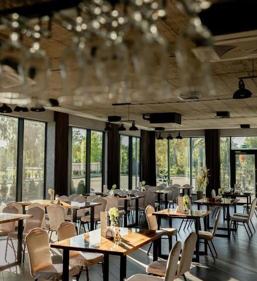 فندق Promenada Biznes & Wypoczynek