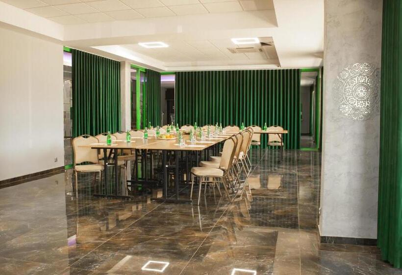 فندق Promenada Biznes & Wypoczynek