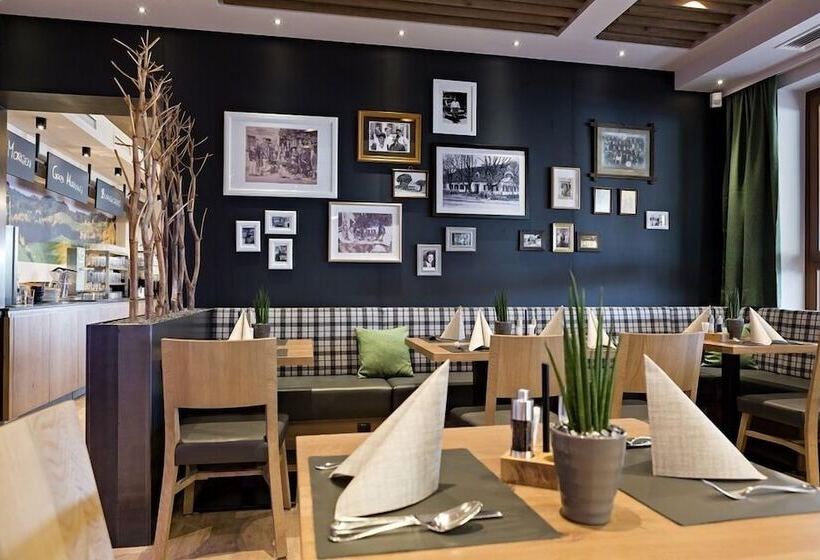 Urdlwirt   Hotel & Restaurant