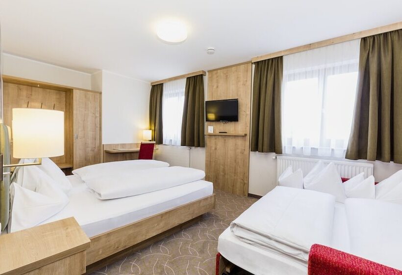 Urdlwirt   Hotel & Restaurant