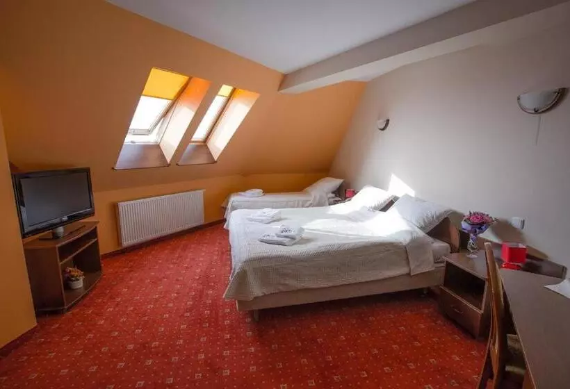 Отель Skalny Dworek