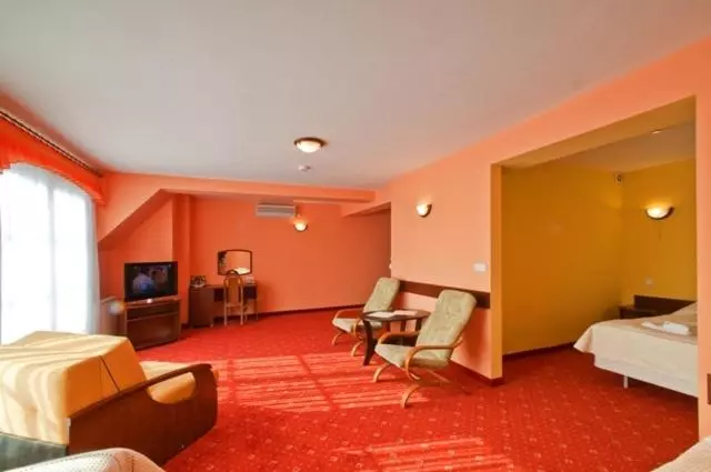 Отель Skalny Dworek