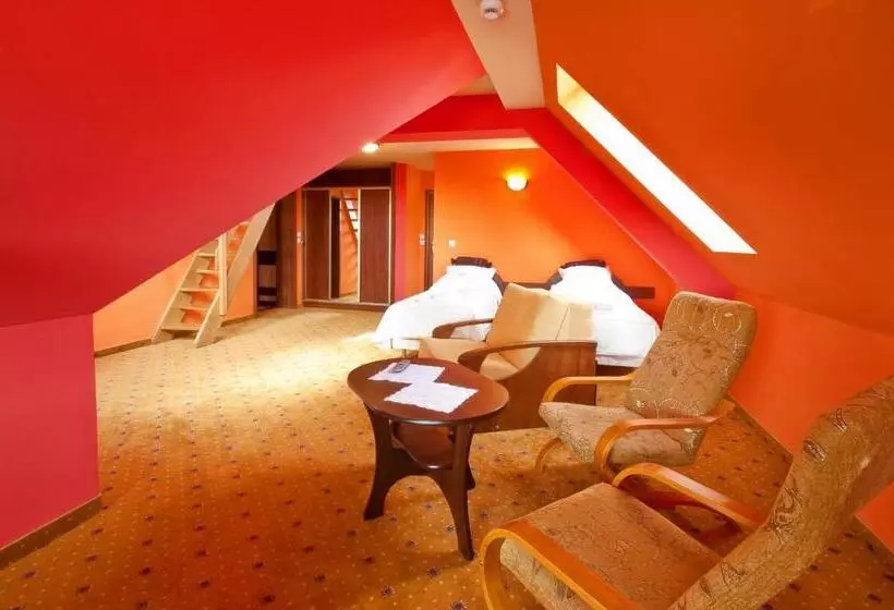 Отель Skalny Dworek