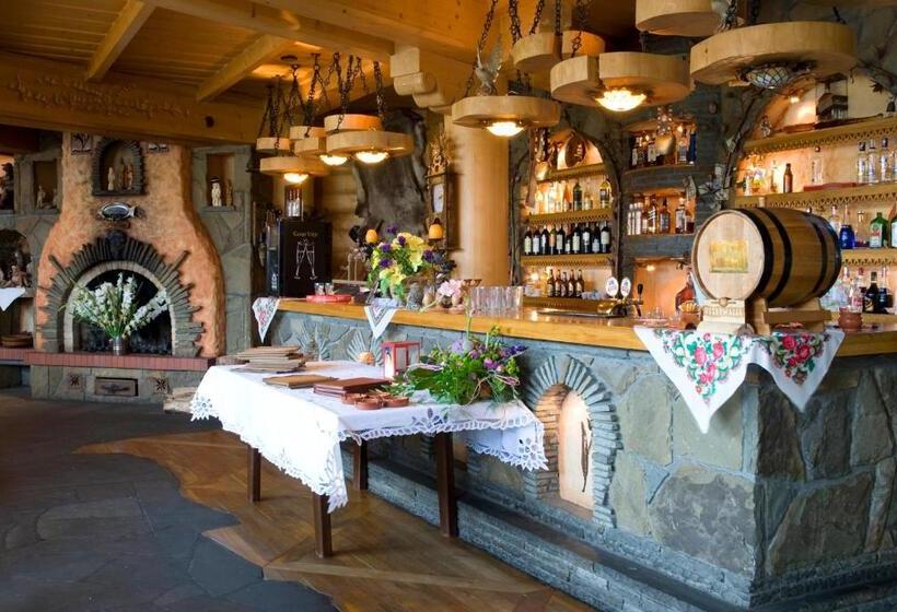 בית מלון כפרי Skalny Dworek