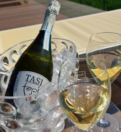 Отель Tenuta Le Cave