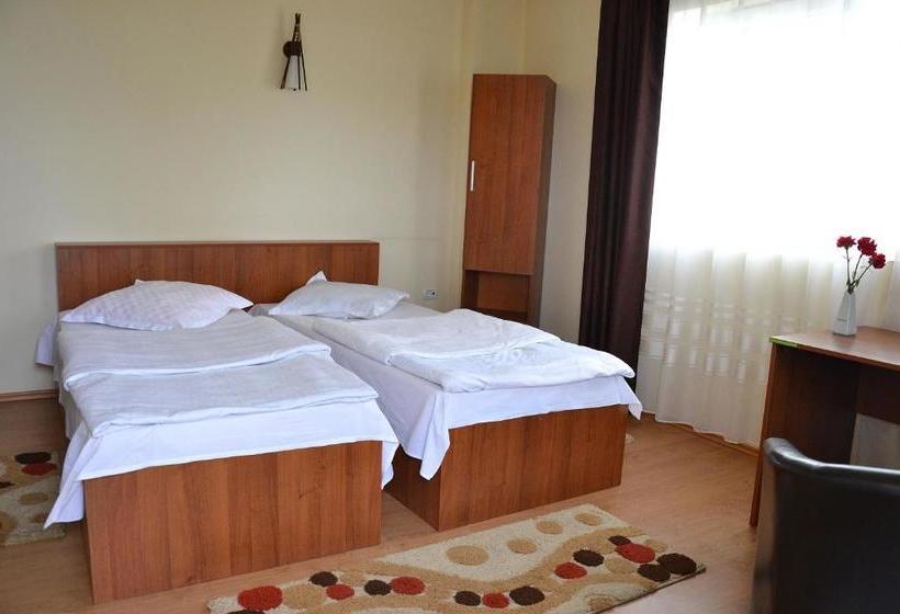 هتل Hostel Tropical