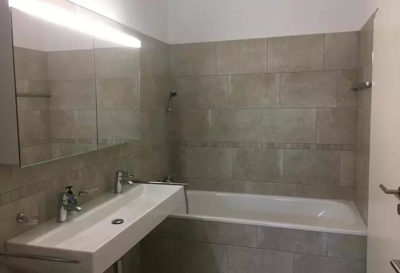 בית מלון כפרי Und Restaurant Zum Hirschen