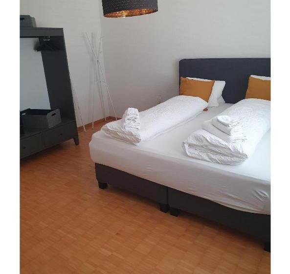 فندق Und Restaurant Zum Hirschen