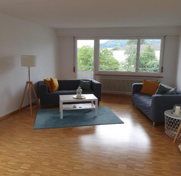 فندق Und Restaurant Zum Hirschen