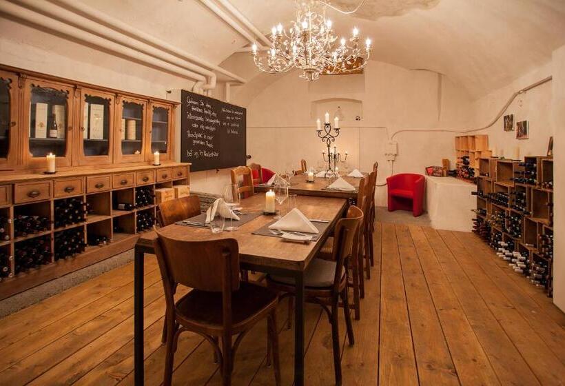 فندق Und Restaurant Zum Hirschen